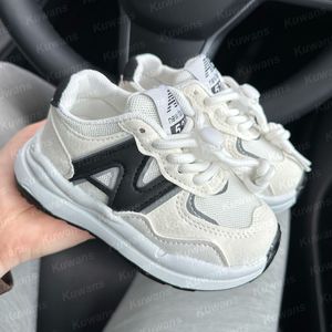 Topkwaliteit kinderschoenen Kindersneakers Peuter Babyschoen Schattige sneaker Nieuwe vintage reflecterende sneakers Echt leer Stof Suède Hardlopen Winter Zomer Herfst