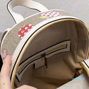 Bolsos de mochila para mujer de alta calidad, diseñadores de lujo, 2021, bolsos de moda para mujer, bolsos de mamá, bolsos con estampado de manzana, dibujos animados de fresa 5623