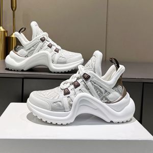 Top Quality Lady Driving Casual Shoe Trainer Designer Sneaker Low Casual Shoe Sports Culture Polyvalent Conseil Chaussures TPR Latex Mode Femmes Basketbalg
