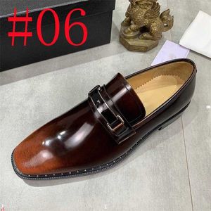 Chaussures de robe de fête de mariage luxueuses de qualité réel mensons en cuir noir Brun Brown Diamond Designer Muis chaussures Sole Bragues Oxford Slip Robe Chaussures 38-45 240415