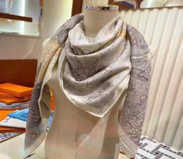 Écharpes en cachemire de marque de luxe de qualité supérieure pour dames chics écharpe d'hiver en cachemire et soie matériel 140140 cm grand foulard Pashmina Sh3871430