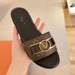 Top Quality Luxurys Designer Sandal Sliders Leather Summer Summer Sunny Beach Slide Lock It Sexy Lady Brown Flower Slippers intérieure Femmes pour hommes