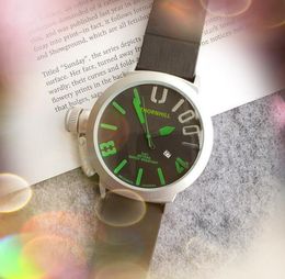 Hombres de alta calidad Reloj grande Cronómetro Cinturón de goma Moda Reloj casual Hombre Número digital Diseñador Relojes de movimiento de cuarzo de lujo Montre de Luxe Regalo de calidad perfecta