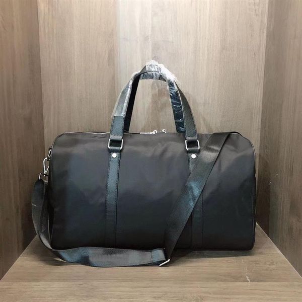 Top qualité hommes mode sac de sport en nylon noir étiquette de bagage sacs de voyage hommes poignée gentleman affaires fourre-tout avec bandoulière HQ2856