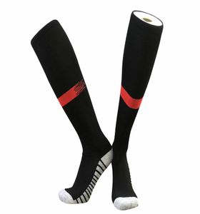 TOP qualité hommes longues chaussettes de Sport respirant chaussettes de Football en plein air mâle solide épais homme chaussette de Football profession Sport chaussettes Soccer9366533