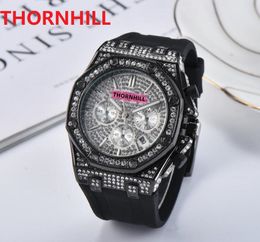Top qualité hommes ciel diamants montre 43mm horloge en caoutchouc noir chronomètre de luxe quartz président jour date suisse montres haut de gamme annuelles en stock