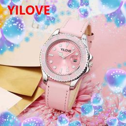 Top Qualité Hommes Et Femmes Quartz Mouvement Montre Rose Bleu Noir Bracelet En Cuir Femmes Robe Montres Amant Designer Couple Cadeau Montre-Bracelet