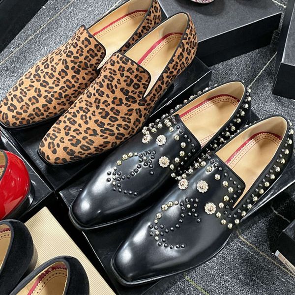 Top qualité hommes designers mocassins chaussures imprimé léopard chaussures habillées de luxe classique élégant pointes chaussure avec boîte NO493