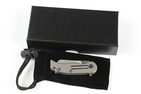 Top Qualité Mini Petit Porte-clés Flipper Couteau Pliant D2 Satin Lame TC4 Titane Alliage Poignée EDC Couteaux De Poche