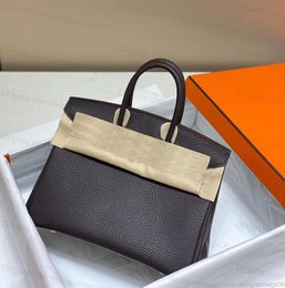 Tote de espejo de alta calidad 9A Bolso de mujer cosido a mano con cera de miel Bolso de diseño con cerradura dorada y plateada Número de serie lateral con caja 1: 1 bolsa