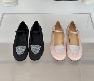 Topkwaliteit nieuwe flats zijde Mary Jane schoenen dames lage hak ballet vierkante teen ondiepe schoenen loafers met kristallen vrouwelijke schoenen instapper loafer ronde neus platte schoenen