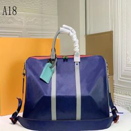 Top Quality New Men Duffle Sac Femmes Travel à bagages Hand Sacs Pu En cuir Hands sacs Bacs Crossbody Bags 45 27 20cm2102
