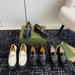 Topkwaliteit platform Loafers dames metalen strassge lederen slip op schoenen luxe designer jurk schoenen fabrieksschoenen met doos