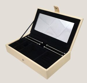 Boîtes d'affichage de bijoux en cuir PU de qualité supérieure pour les perles de charme Pendants Boîte à emballage Bracelet en argent Gift3612725