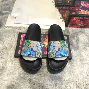 topkwaliteit sandale casual schoen rubber slipper nieuwe stijl zomer strandschuifregelaars luxe ontwerper buitenshuis Sandaal loafer heren plat schuifje boy cadeau pool pool reis muilezel