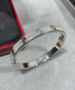 Bracelet épais argenté de qualité supérieure bracelet de créateur étoile en plein ciel avec diamants pour femmes Top V-Gold 18K avec boîte de mariage en boîte à style ouvert