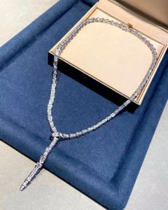 Collar de hueso de serpiente de alta calidad para mujeres Men diseñador Top Diamond Chain Chain en forma de serpiente Fiesta de baile de alta gama Accesorios de joyas de lujo Festival Festival