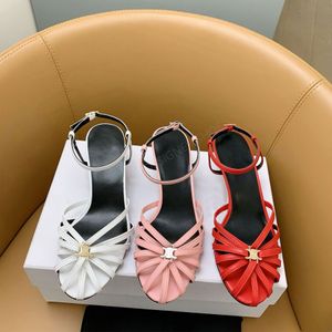 Topkwaliteit Romeinse sandalen met bandjes Kitten hakken Metalen logo Leren enkelbandje Geklede schoenen Luxe designer hakken sandalen dames Fabrieksschoeisel