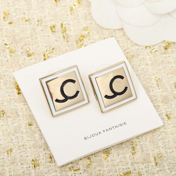 Boucles d'oreilles de qualité supérieure en forme carrée avec un design en émail noir et blanc pour les femmes cadeau de bijoux de mariage ont le timbre de la boîte PS3706