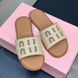 Top de qualité Summer Lympia Slides pour femmes Raffiah Weave Slipper Letter Logo Sandales Place Chaussures de plage Luxury Designer Slides For Womens Vacation Flat Chaussures avec box35-42