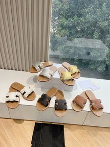 Control de sándalo de verano de alta calidad para mujer Mula de lujo diseñador de toba