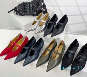 Zapatos toteme de alta calidad con punta en punta, tacones de gatito de cuero, zapatos de tacón Mary Jane, zapatos de vestir de diseñador de lujo para oficina