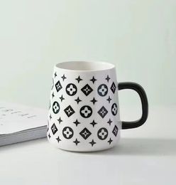 Taza de agua de alta calidad con tapa, cuchara, taza bonita para pareja, oficina, desayuno, taza de café para el hogar