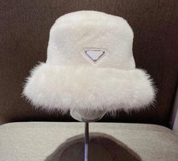 Chapeau de seau de fourrure d'hiver de qualité supérieure pour femmes 2024 nouveau créateur de mode épais chaud dames chapeaux de pêcheur casquettes cache-oreilles noir rose blanc