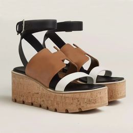 Mujeres de alta calidad Sandalias de plataforma de gladiator clásica Hebilla de tobillo Capas de ternera zapatos de cuña gruesa diseñadores de lujo sandalias diapositivas calzado de fábrica 35-41