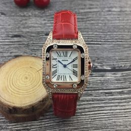 Femmes de haut niveau Red Leather Watch Casual Clock Clock Square Diamonds Wrists Montres Luxury Watchs LATTER LADY Classic Watch 244H