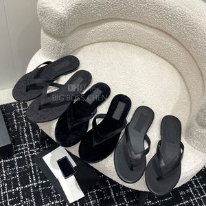 Les tongs pour femmes de qualité supérieure de ganters plates en cuir réels glissent de sandales de luxe de luxe Pantanes pour les chaussures d'usine pour femmes avec boîte 35-40