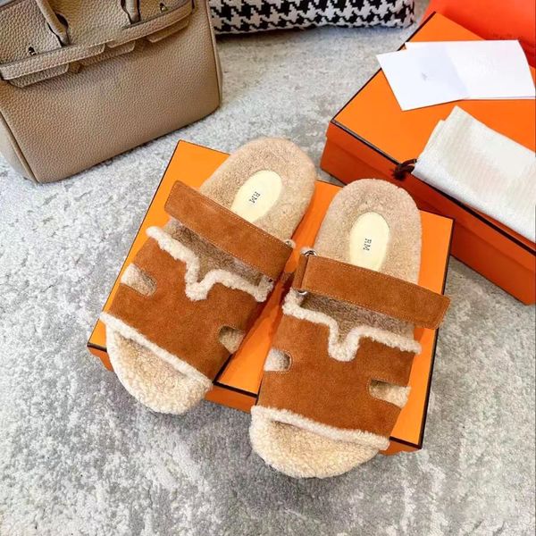 Sandalias de regalos para mujeres de alta calidad Luxurys diseñador de invierno pantalones calientes cálidos calientes pantalones fuzzy sandale clásico de osito de peluche deslizizas planas de zapatos casuales tallas 35-43