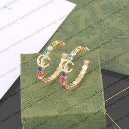 Pendientes de estilo simple de alta calidad para mujer Pendientes con fecha de fiesta E con caja Anillos de oreja de cobre Joyería para mujer Pendientes elegantes con dije de doble letra