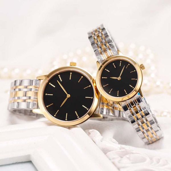 Montre de couple Mouvement à quartz Montres pour hommes exquises Boîtier en acier inoxydable Montre-bracelet classique pour femme Montre de luxe Montres-bracelets Style amoureux