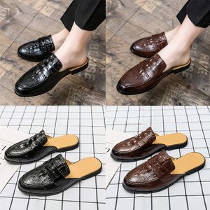 Top QULITY Luxe Mens Designer Crocodile Patroon Slippers Lederen Muilezels Kamer Outdoor Dia's Sandalen Klassiek Zwart Bruin Groot Maat 38-45