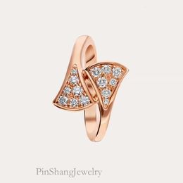 Top Ring Jewelry Ladies Stud Diamonds Gold plaqué designer Reproductions OFFICIELS La plus haute qualité pour les cadeaux Premium Woman Band
