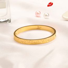 Top Vente Bracelets Femmes Bracelet De Luxe Designer Bijoux En Acier Inoxydable Plaqué Or 18K Amoureux De Mariage Cadeau Bracelets En Gros GTGE