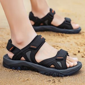 zapatillas de deporte para mujer de los hombres más vendidos, sandalias transfronterizas de gran tamaño, zapatos de playa de verano, sandalias informales, zapatillas de moda para jóvenes, código de zapatos de moda transpirable: 23-8816-1