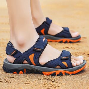 Top vente hommes femmes formateur sport grande taille sandales transfrontalières chaussures de plage d'été sandales décontractées pantoufles jeunesse tendance respirant mode chaussure code: 23-8816-1