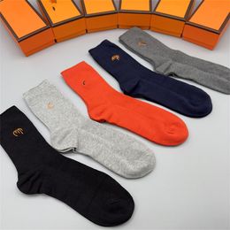 Calcetines de lujo para hombre y mujer, medias de lana de alta calidad, calcetines cómodos hasta la rodilla, diseñador c6, más vendidos