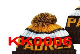 Casquettes de bonnet Padres les plus vendues Hockey Sideline Temps froid Reverse Sport Bonnet en tricot à revers avec Pom Winer Skull Cap a201v2603359
