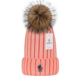 Top vente véritable casquette de boule de fourrure chapeau d'hiver pour les femmes unisexe laine tricoté coton tempérament de luxe polyvalent tricoté chapeau chaud Design chapeau ak7