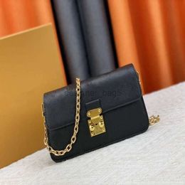 Top Sac Sac Femme Femme Dossin Hands Mirror Quality Fashion Fashion Purse Cowhide-Lather Mini Chain Sac avec boîte-cadeau