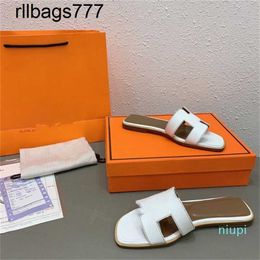 Top Slipper Fashion 2024 Oran Sandals Genuine Leather Women Summer Luxury Luxury Ladies Beach Sandal Fiesta Boda