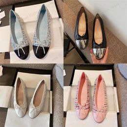 Top baskets Mesh Ballet Flat Dance Shoe C Ballet Robe Chaussures Mesh Flats Dhgate Boat Boucle Mandons pour femmes Scarpe Slingback Designer Plateaux