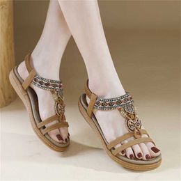 Top printemps été confortable plat Style romain sandales chaussures à talons tongs pour les femmes mode à la mode 240228