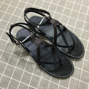 Top Summer Dames Sandalen Designer Schoenen Luxe Slide Zomer Mode Wide Flat Slippery Sandals Slipper