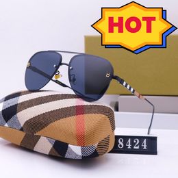 Lunettes de soleil supérieures pour femmes Lunettes de soleil de créateurs pour hommes Classic Luxury Brand Fashion Design Sunglasses Suncreen Radiation Nivel Trend Sunglasses B8424