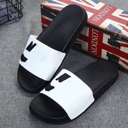 Top driedimensionale slippers mannelijke en vrouwelijke groot formaat indoor huis buiten sandalen paar zee-nachtmarkt supermarkt groothandel