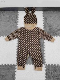 Top Toddler Jumpsuits Traje de arrastre infantil para niños Tamaño de ropa de diseñador 59-90 cm Bodysuit de punto recién nacido sombrero y manta 95*95 cm 24mar